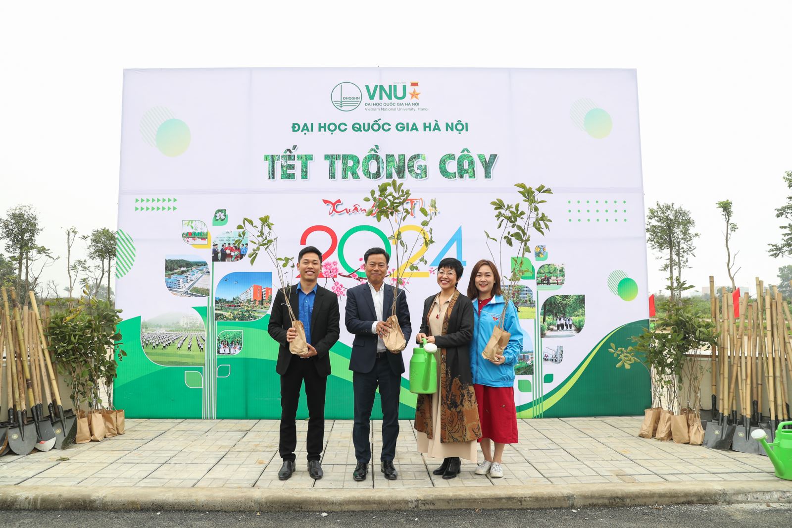 ĐHQGHN trồng cây đầu xuân