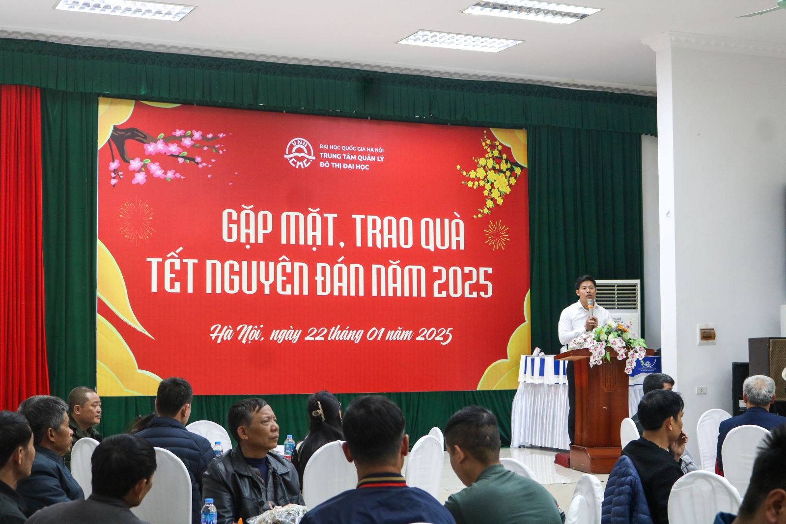 Gặp mặt, trao quà tết 2025 1