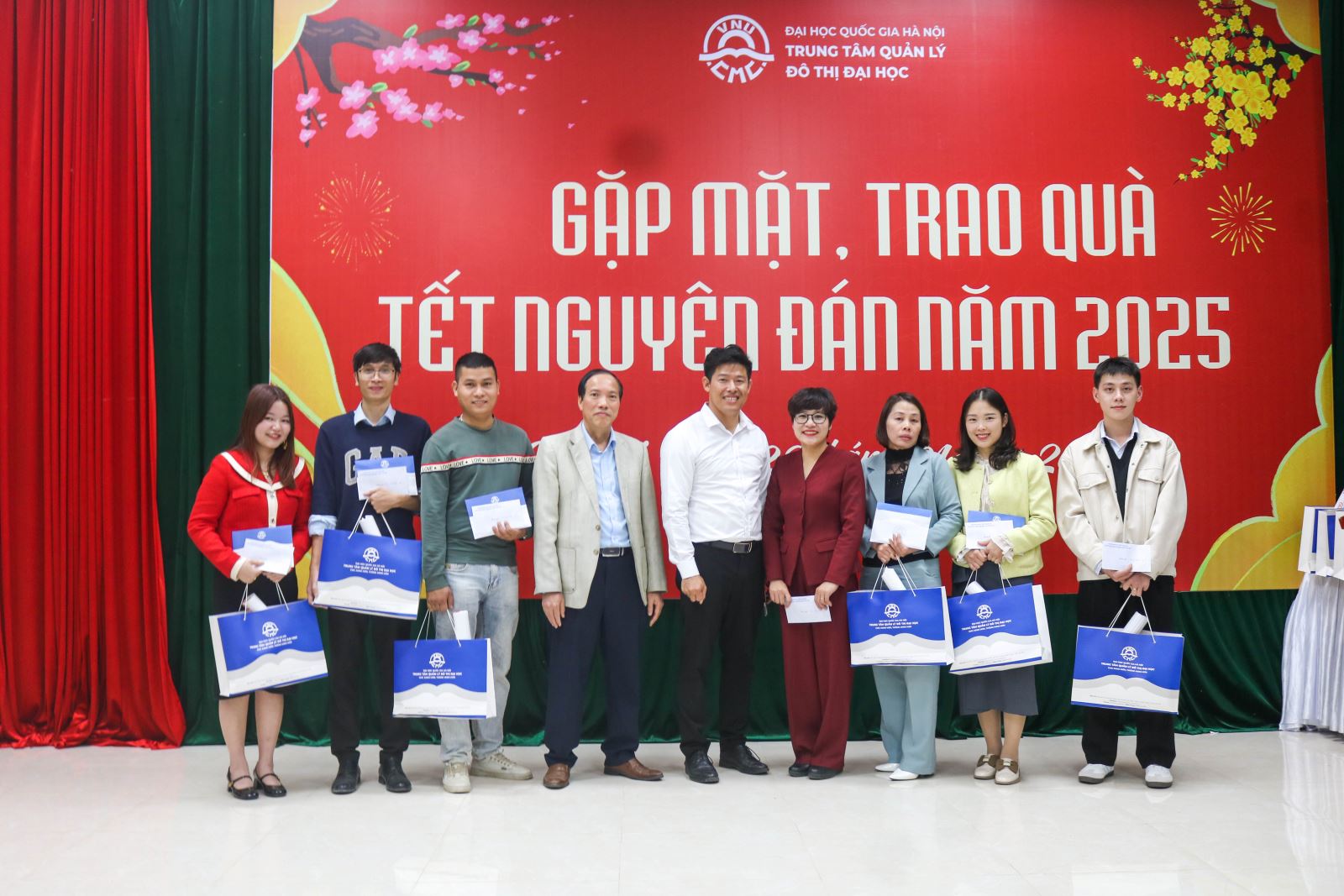 Gặp mặt, trao quà tết 2025 4