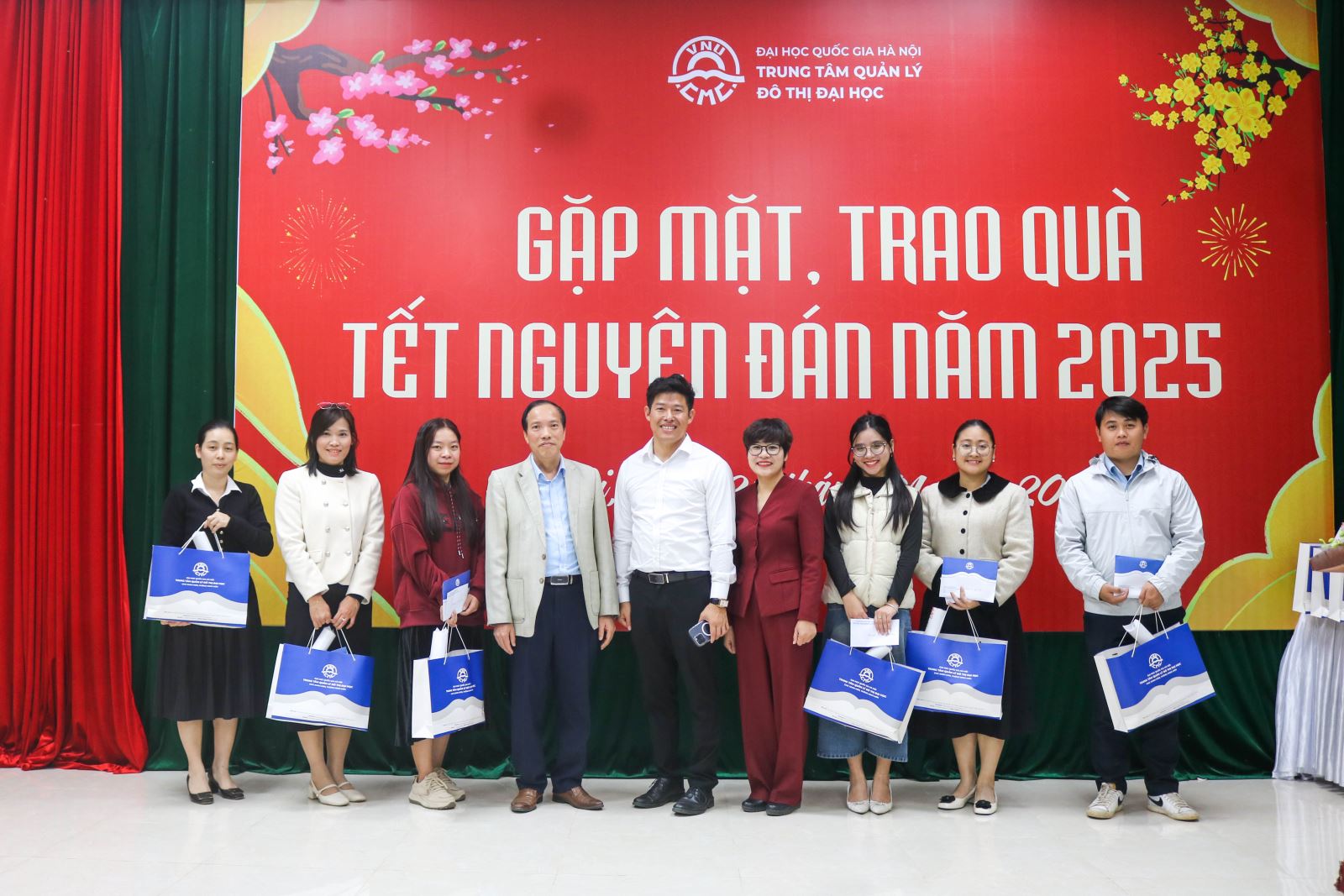 Gặp mặt, trao quà tết 2025 5