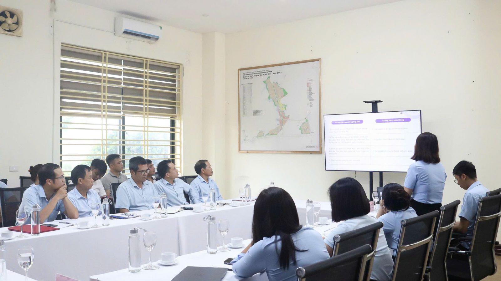 Cán bộ, giảng viên