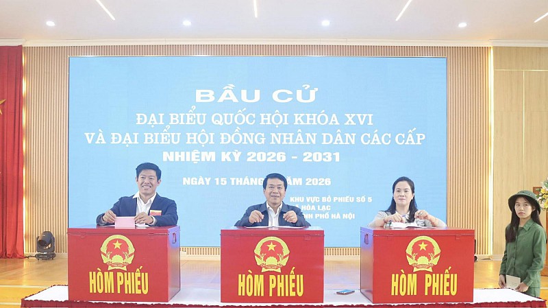 100% cử tri khu vực bỏ phiếu số 05 thực hiện quyền bầu cử