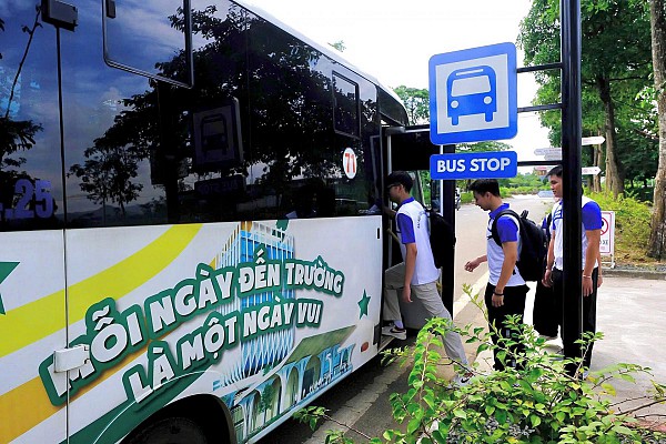 Hà Nội tăng cường kết nối xe buýt, đáp ứng nhu cầu đi lại của hơn 17.000 sinh viên học tập tại Hòa Lạc
