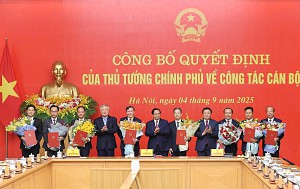 Thủ tướng Chính phủ bổ nhiệm PGS.TS Hoàng Minh Sơn, Thứ trưởng Bộ Giáo dục và Đào tạo giữ chức vụ Chủ tịch Hội đồng, Giám đốc Đại học Quốc gia Hà Nội